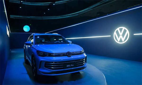 品牌丨合资品牌销冠续写传奇：上汽大众以"油电并进"迎战2025