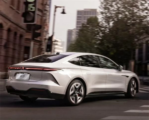 谁在黄金海岸，谁在烽烟彼岸