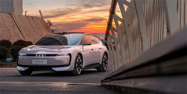 刚过去的一个月 上汽启幕了一场声势浩大的产品和技术的密集发布