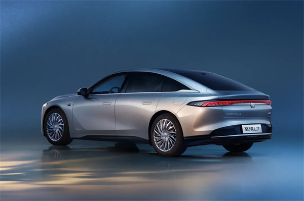 16.99万起的别克至境L7，B级车的局，还得别克来破！