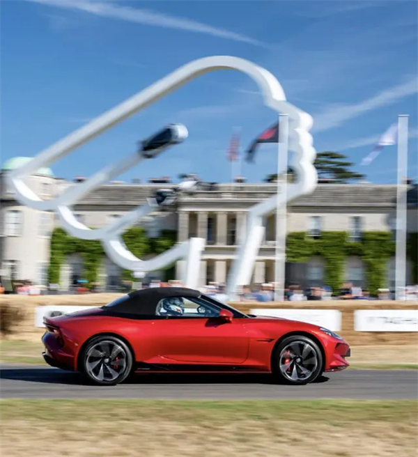 上汽七连涨背后，一场关于中国汽车变革的深度叙事