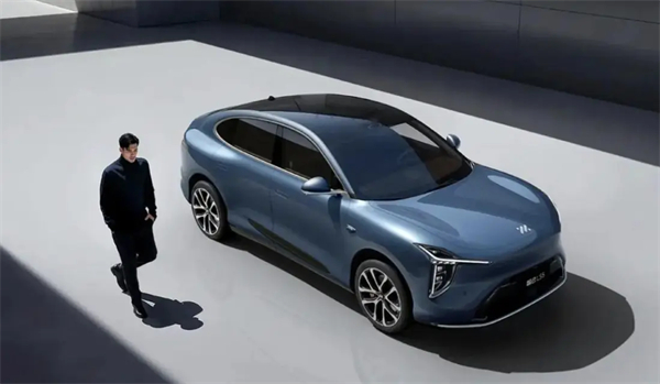 上汽七连涨背后，一场关于中国汽车变革的深度叙事