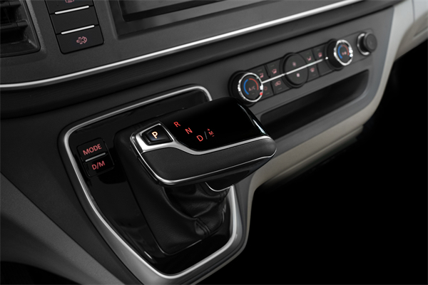 跑得猛、花得少、养得省、全场景！“全场景高价值轻客”上汽大通新途V80 9AT荣耀上市，全面高人一档