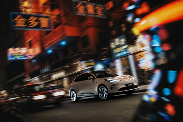 智己汽车重磅登陆香港市场,6系双车同步上市