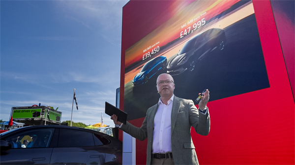 智己双车英国上市！IM5、IM6闪耀古德伍德速度节