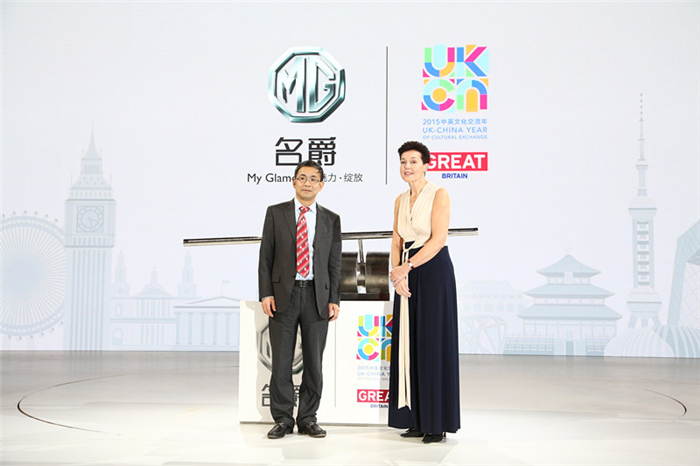 “卷福”首访中国,成功挑战名爵锐腾“8秒破百”